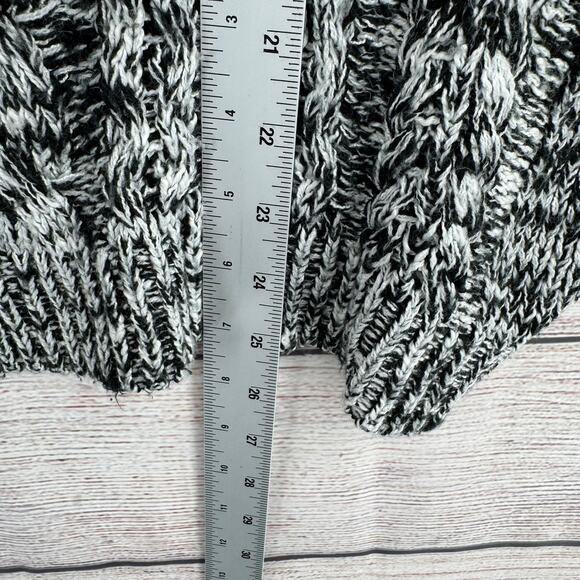 Moth Anthropologie Cable Knit Oversized Boxy Sweater Womens Medium Black White - Picture 7 of 7